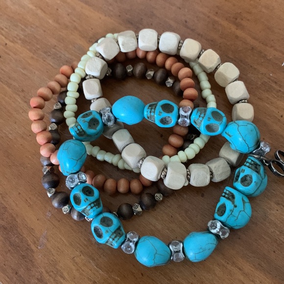 Turquoise Skull Bead Bracelette - Picture 5 of 7
